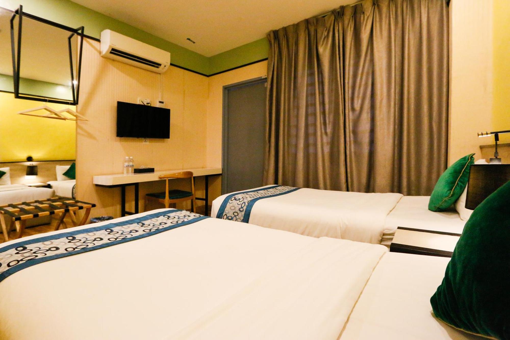 Golden Roof Hotel, Seri Iskandar Ngoại thất bức ảnh