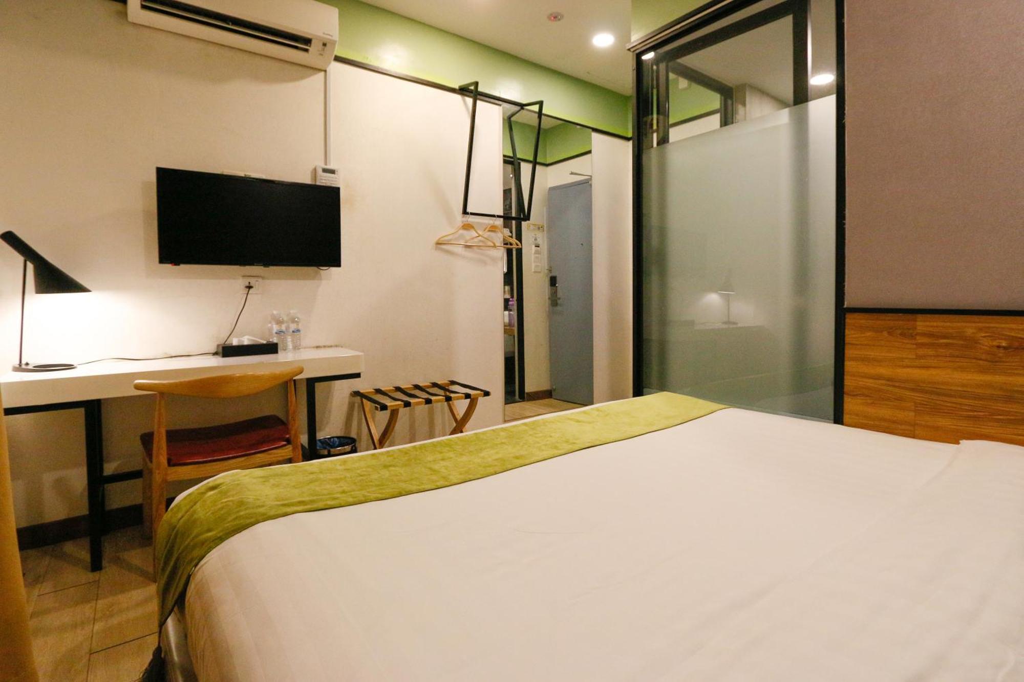 Golden Roof Hotel, Seri Iskandar Ngoại thất bức ảnh