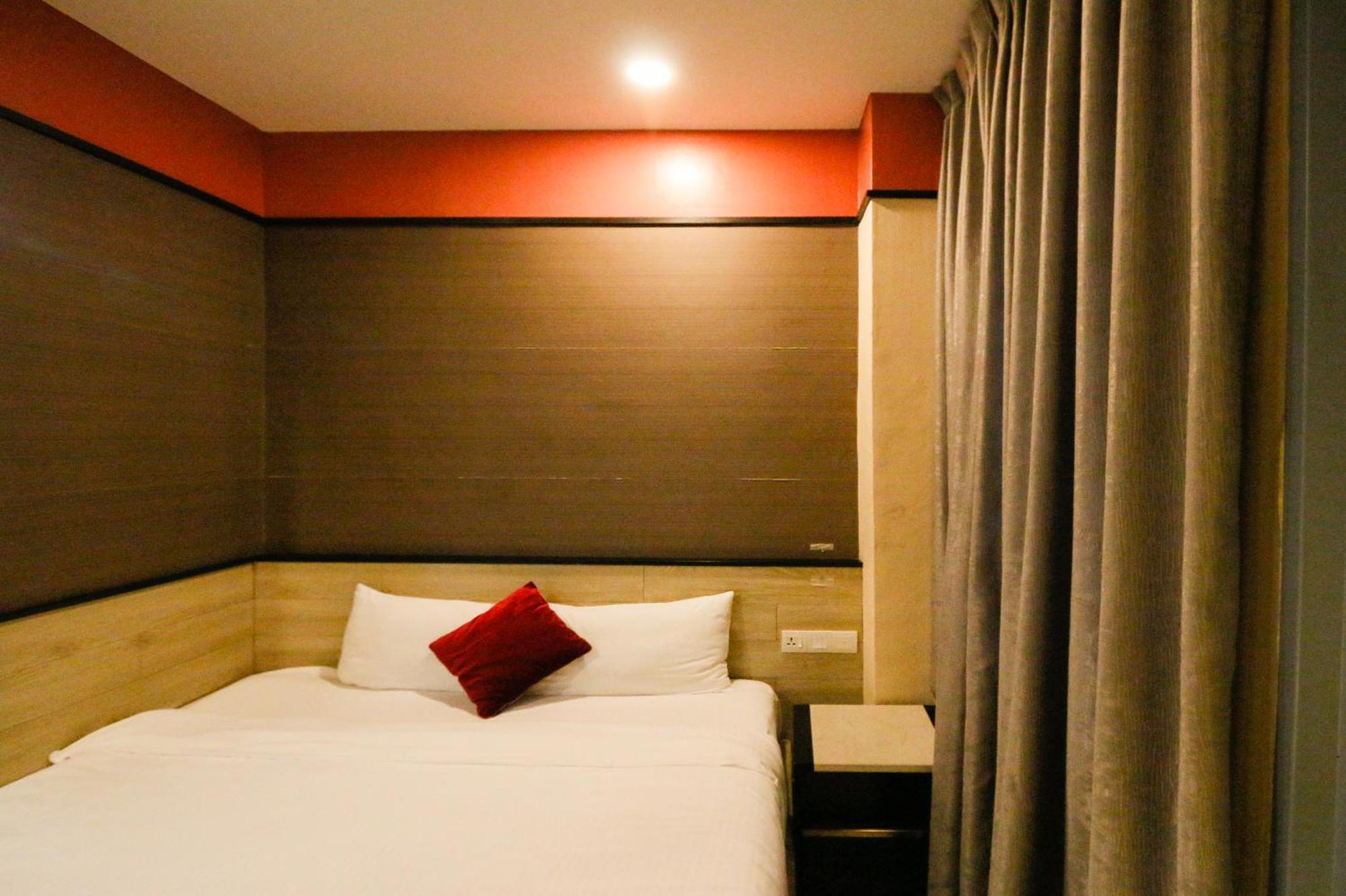 Golden Roof Hotel, Seri Iskandar Ngoại thất bức ảnh