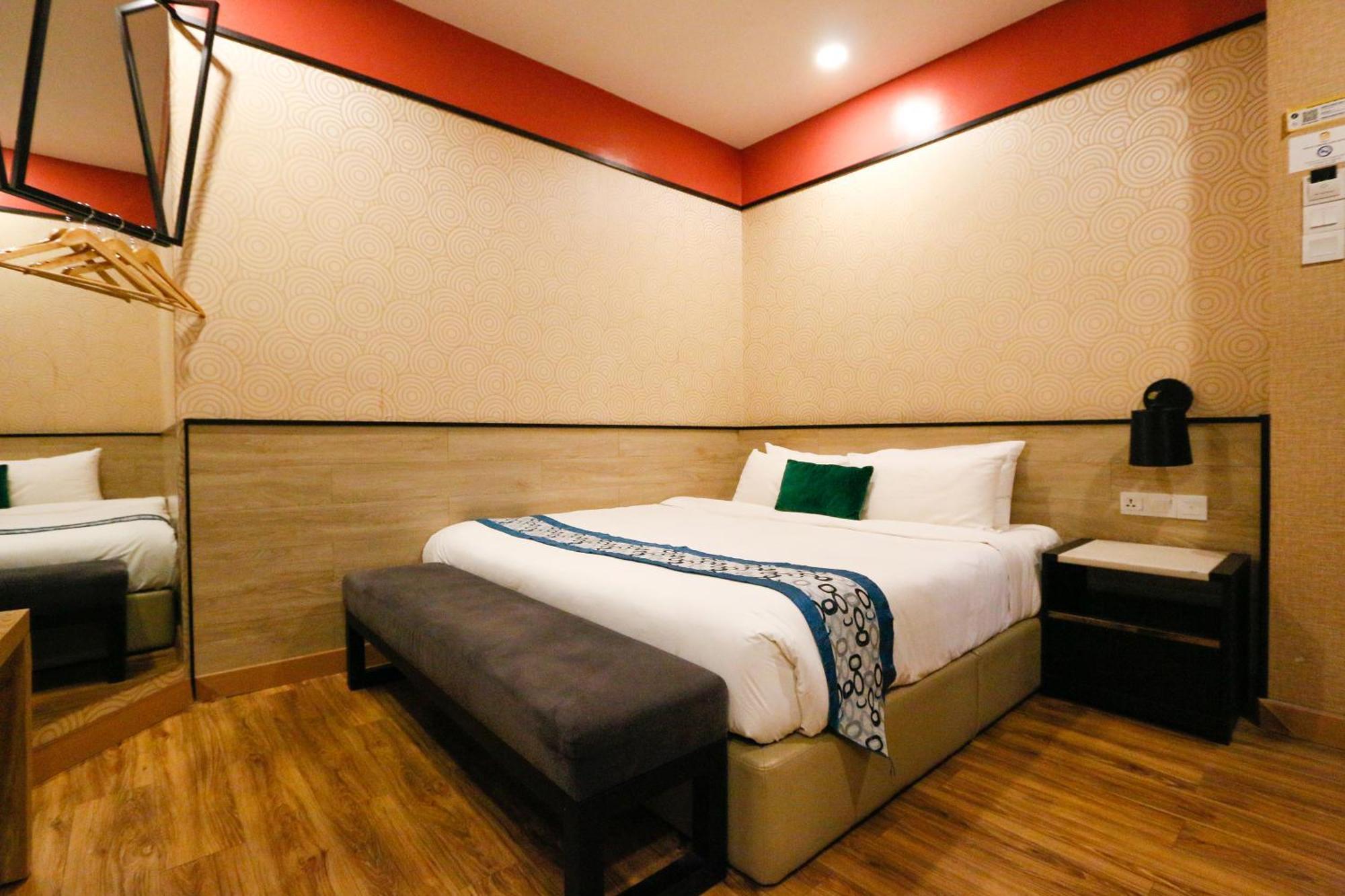 Golden Roof Hotel, Seri Iskandar Ngoại thất bức ảnh