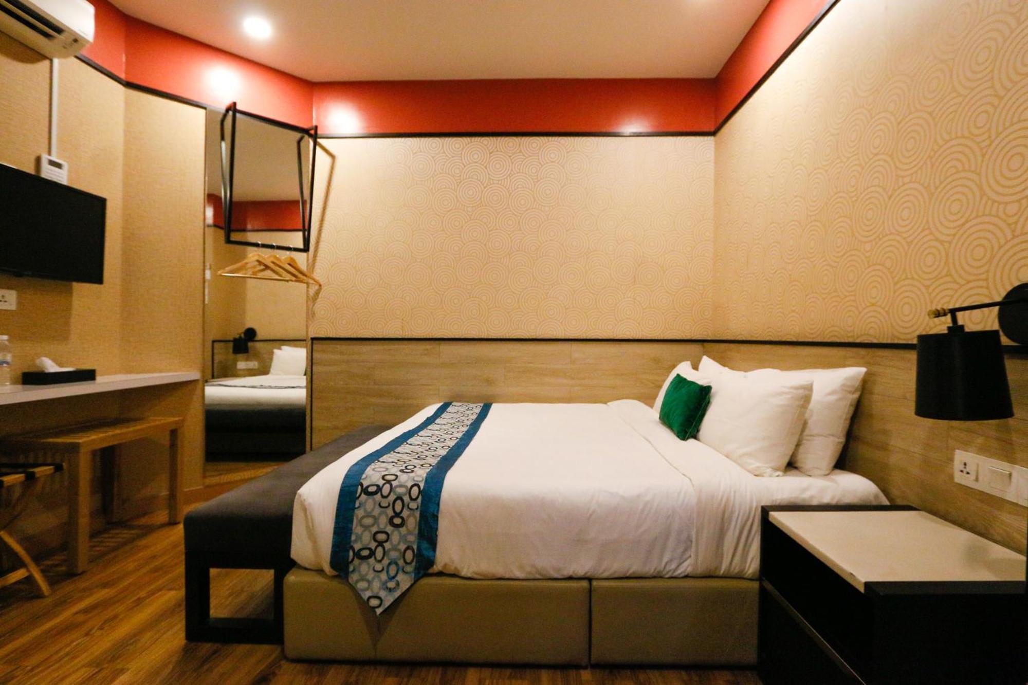 Golden Roof Hotel, Seri Iskandar Ngoại thất bức ảnh