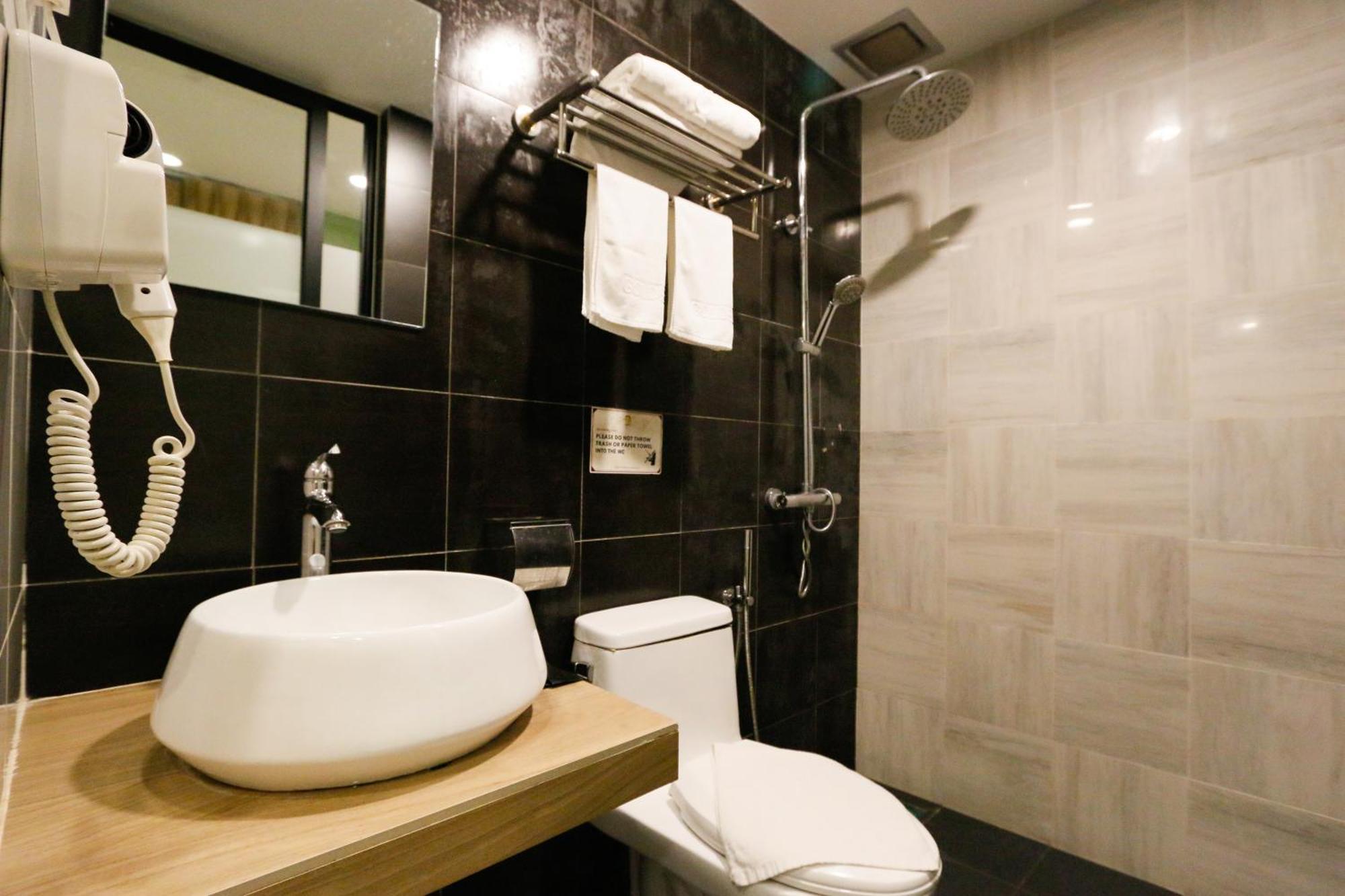 Golden Roof Hotel, Seri Iskandar Ngoại thất bức ảnh
