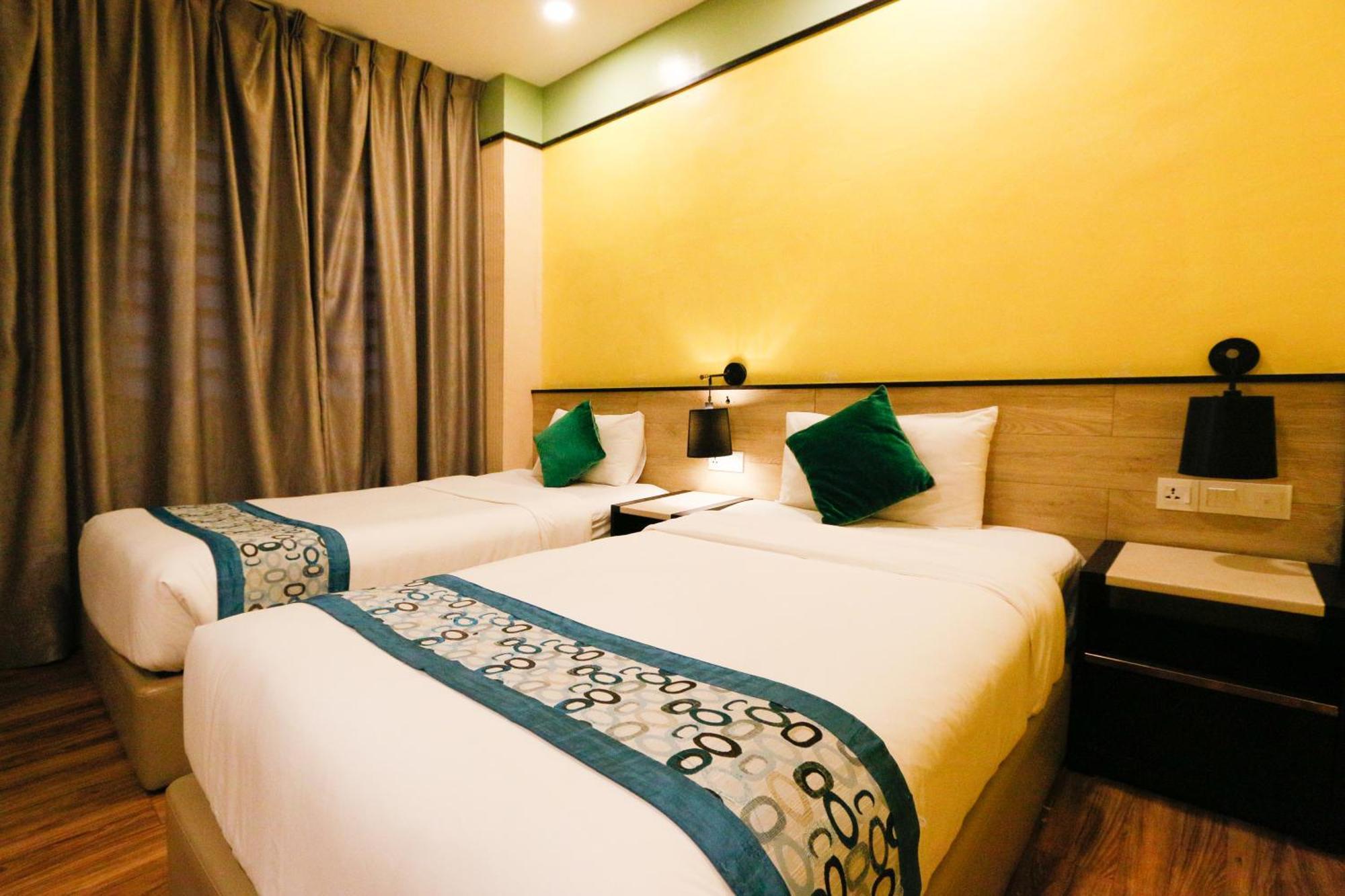 Golden Roof Hotel, Seri Iskandar Ngoại thất bức ảnh