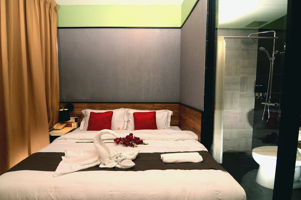 Golden Roof Hotel, Seri Iskandar Ngoại thất bức ảnh